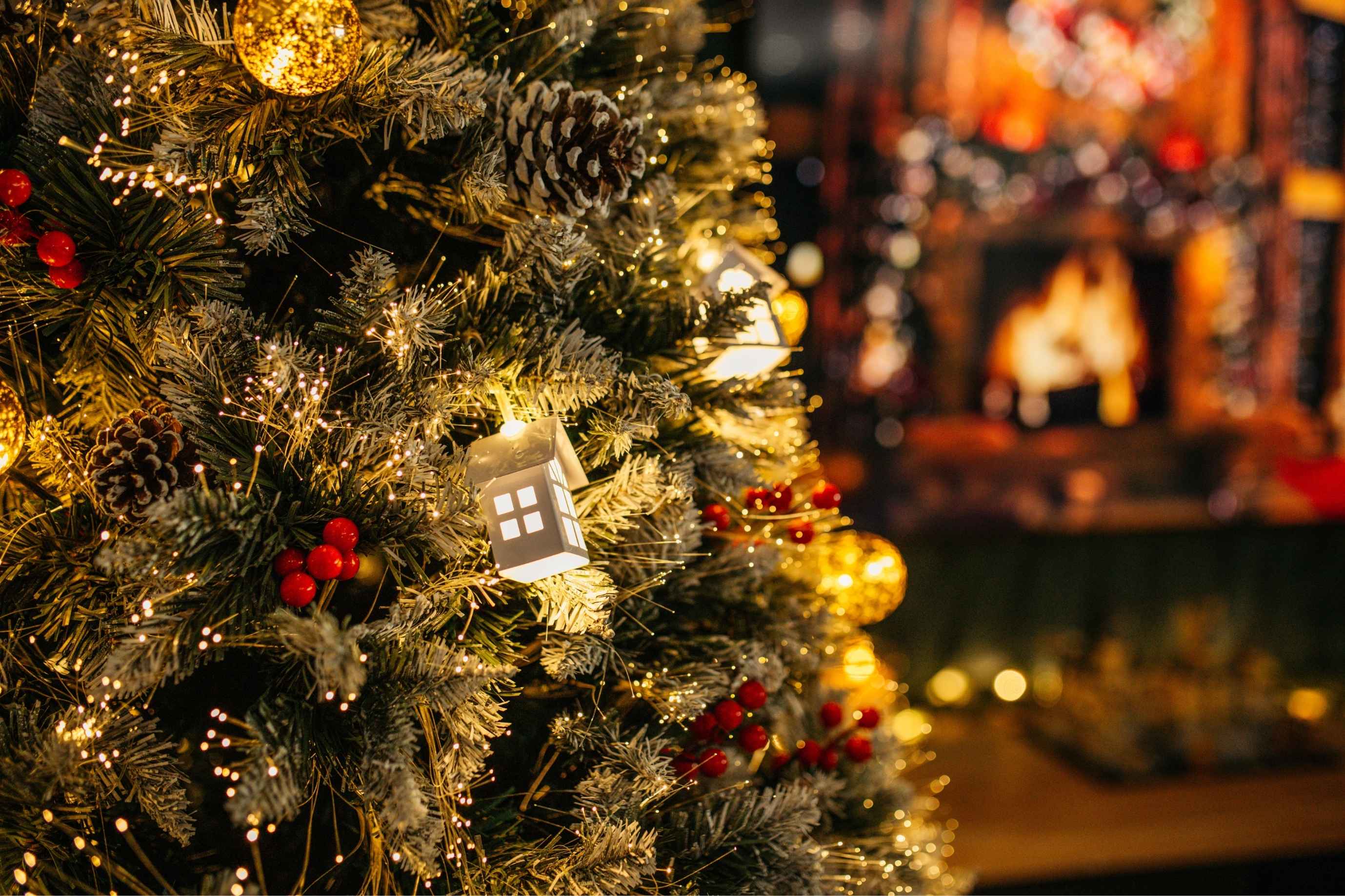 Holiday Hack: Make Decorating Easy With the Stellar Prelit Tree - Stellar Lighting