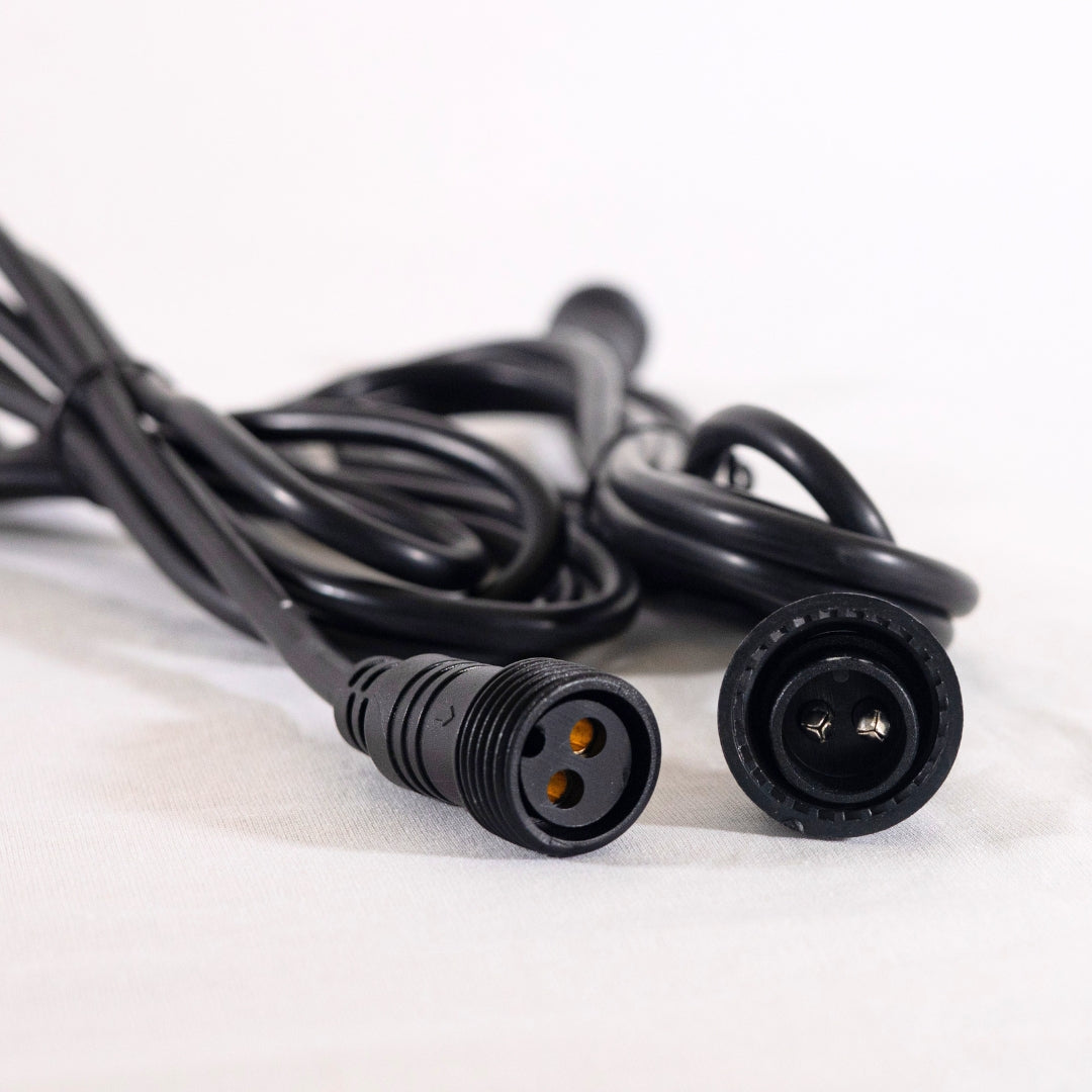 Close-up of the weatherproof plug and socket connectors on the Festoon 4m Heavy-Duty Extension