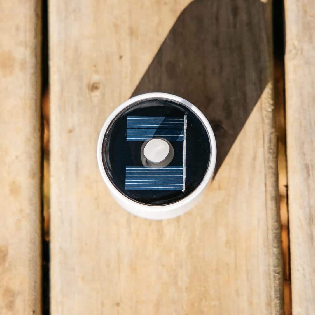 Six-pack of Weatherproof solar tea light candles