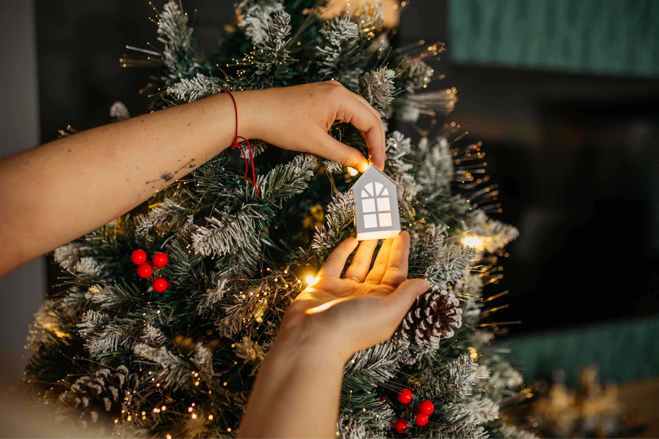 Set of 20 Mini White House Ornaments with Built-In LEDs