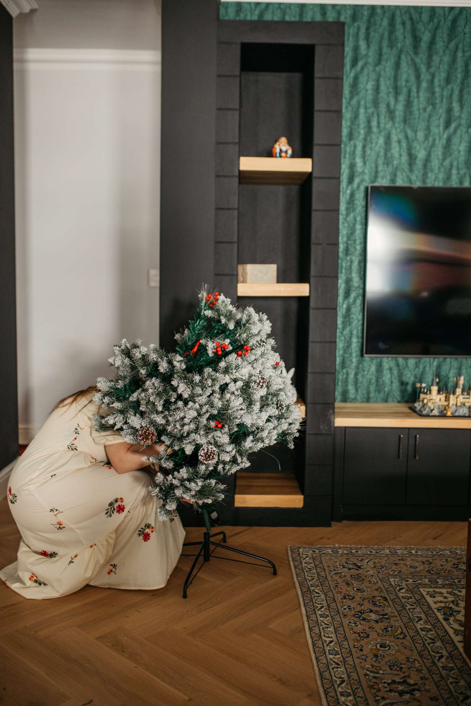 Assembly Stages of the 1.8m Prelit Christmas Tree – Base, Bottom, and Top Sections