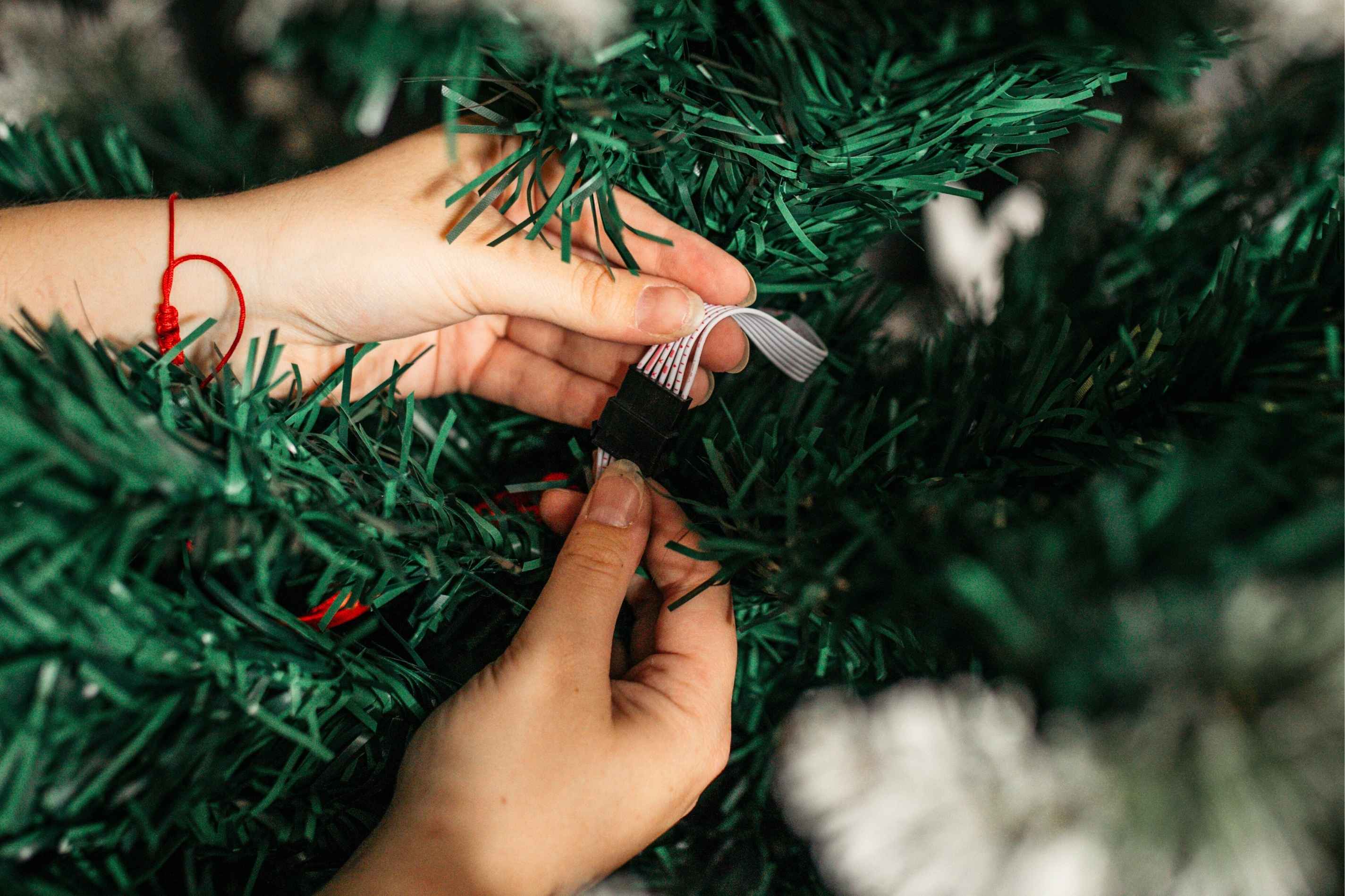 Step 3: Connect the Cables Running Along the Trunk<br />