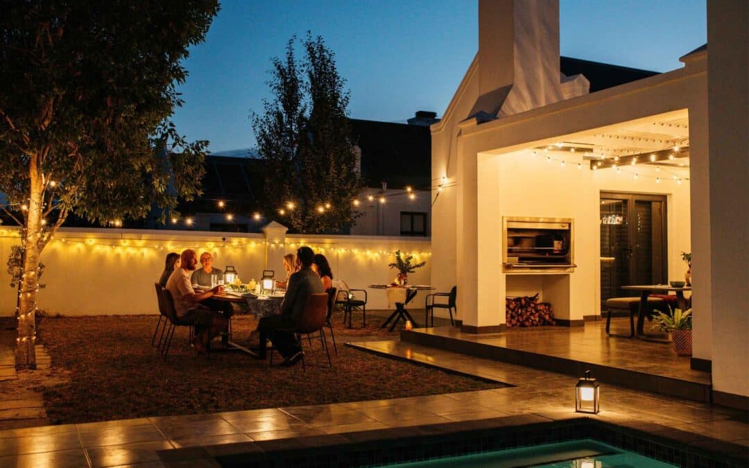 How To Create Slow, Cozy Autumn Evenings Outdoors You’ll Love